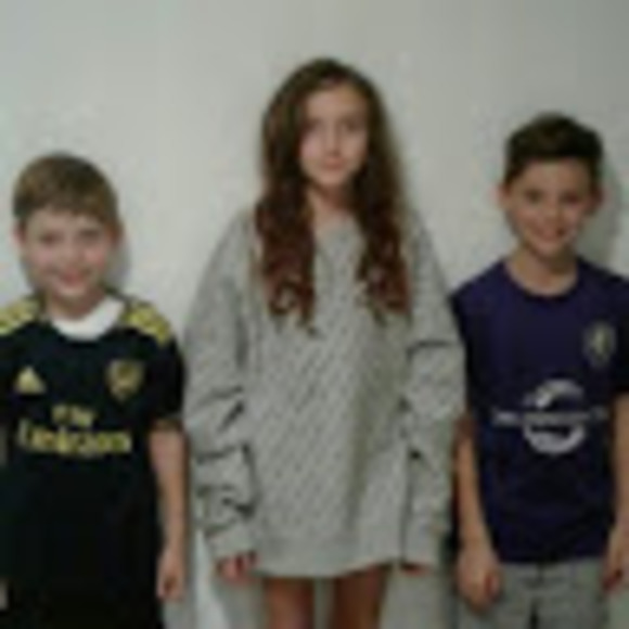 Meet your Posher, Hannah - Picture 1 of 1